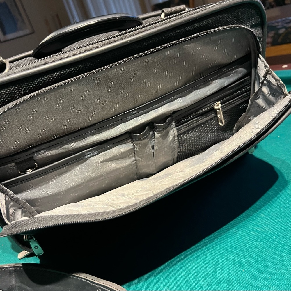 Samsonite Briefcase Laptop/Computer Messenger-Sty… - image 7